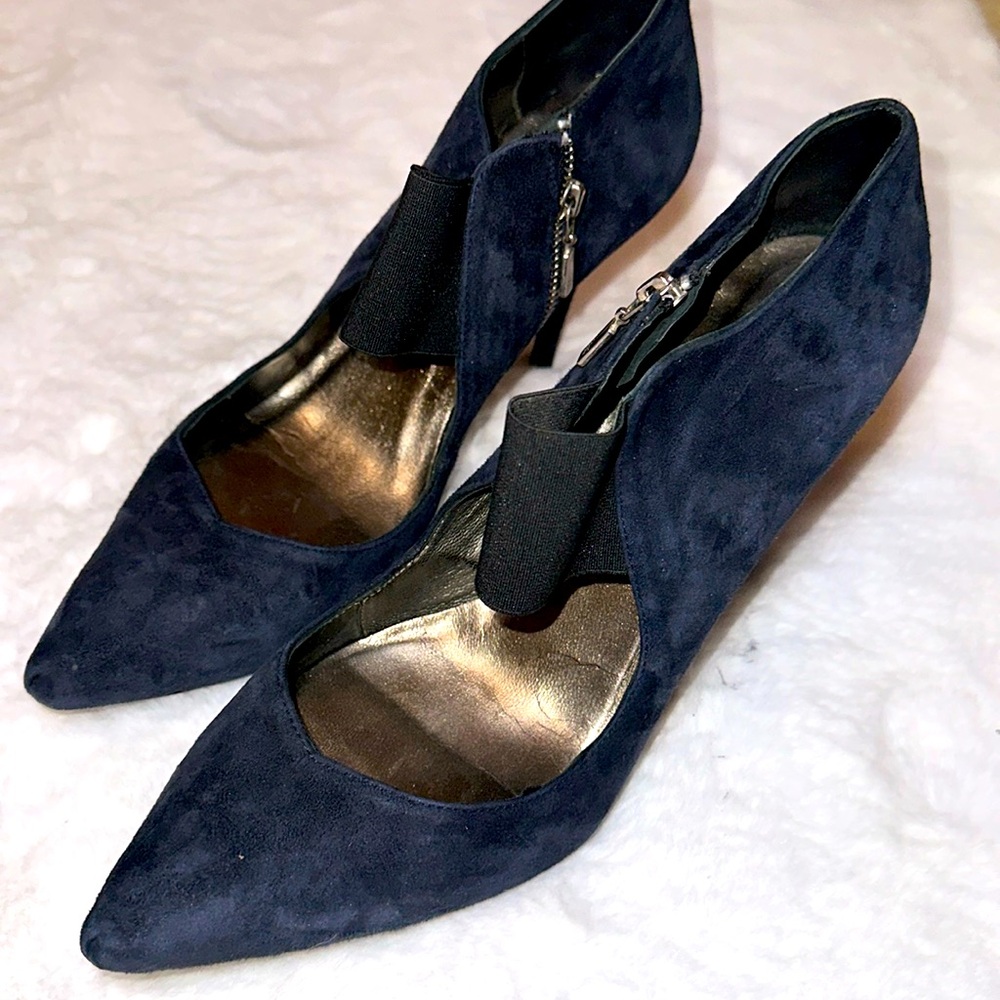 ZARA NAVY BLUE SUEDE HEELS SIZE 9 heels elastic band platform
Size: 9